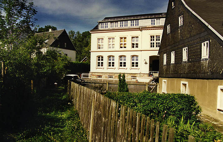 Die Grundschule in Adelsberg 